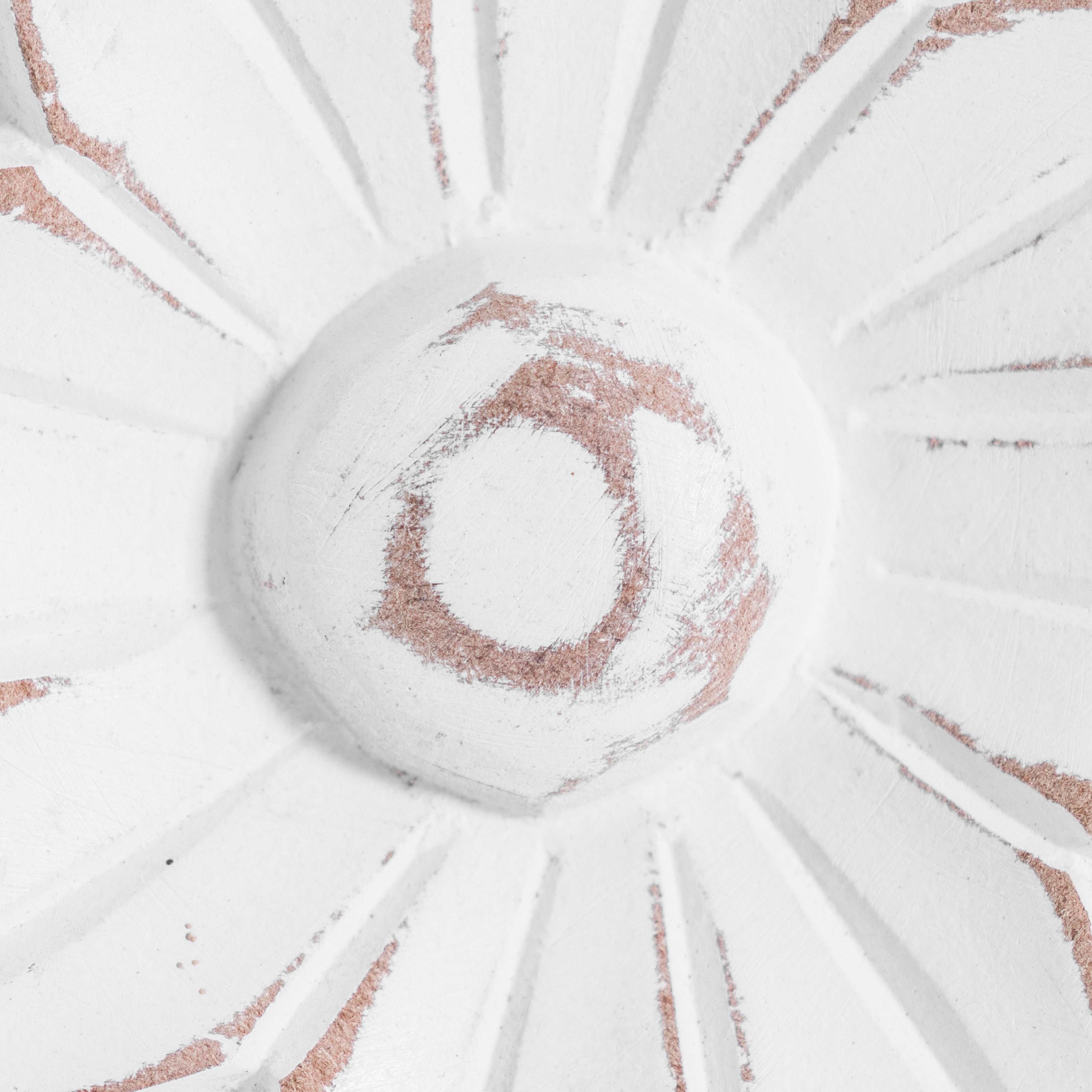 Lassi Medallion Hand Carved - White