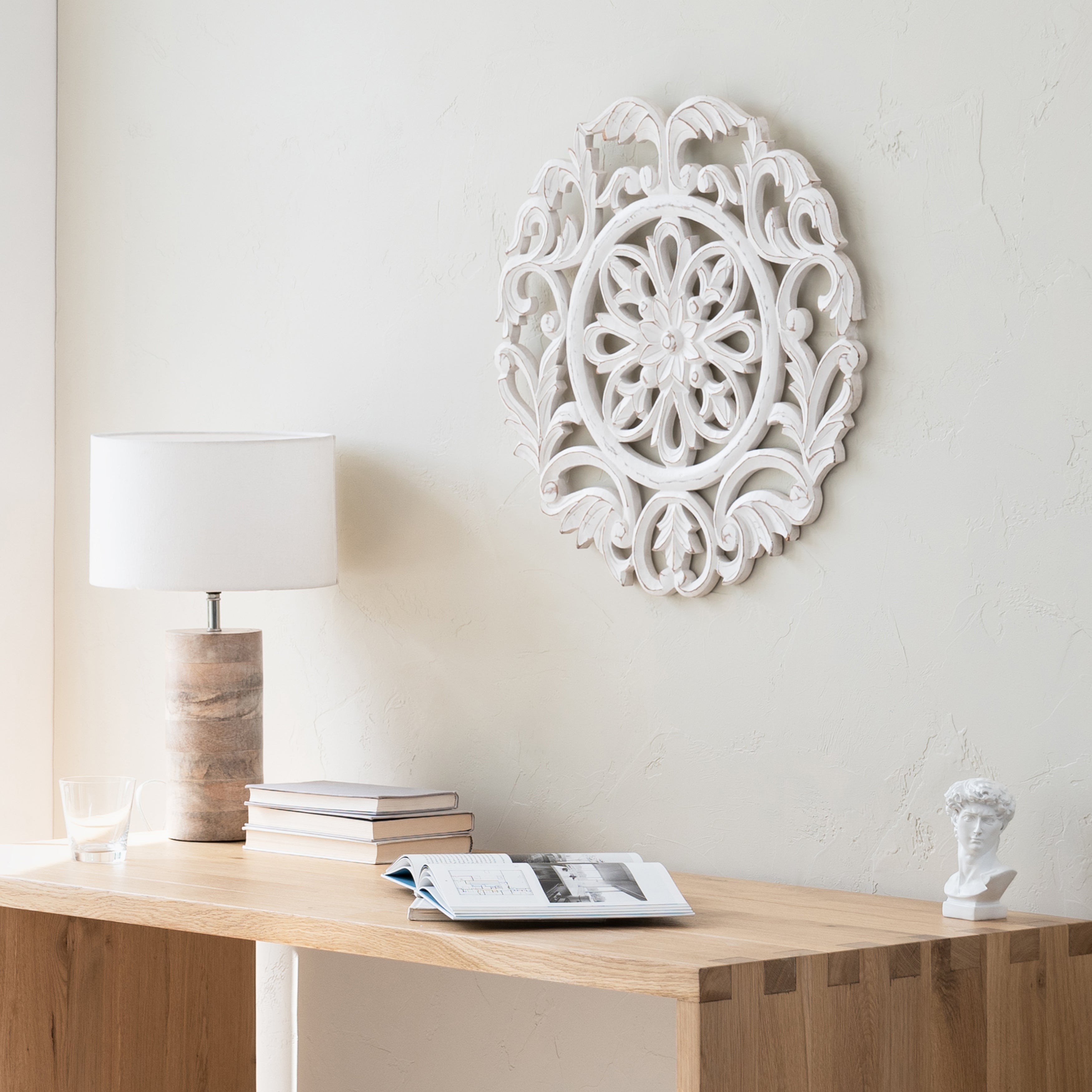 Lassi Medallion Hand Carved - White